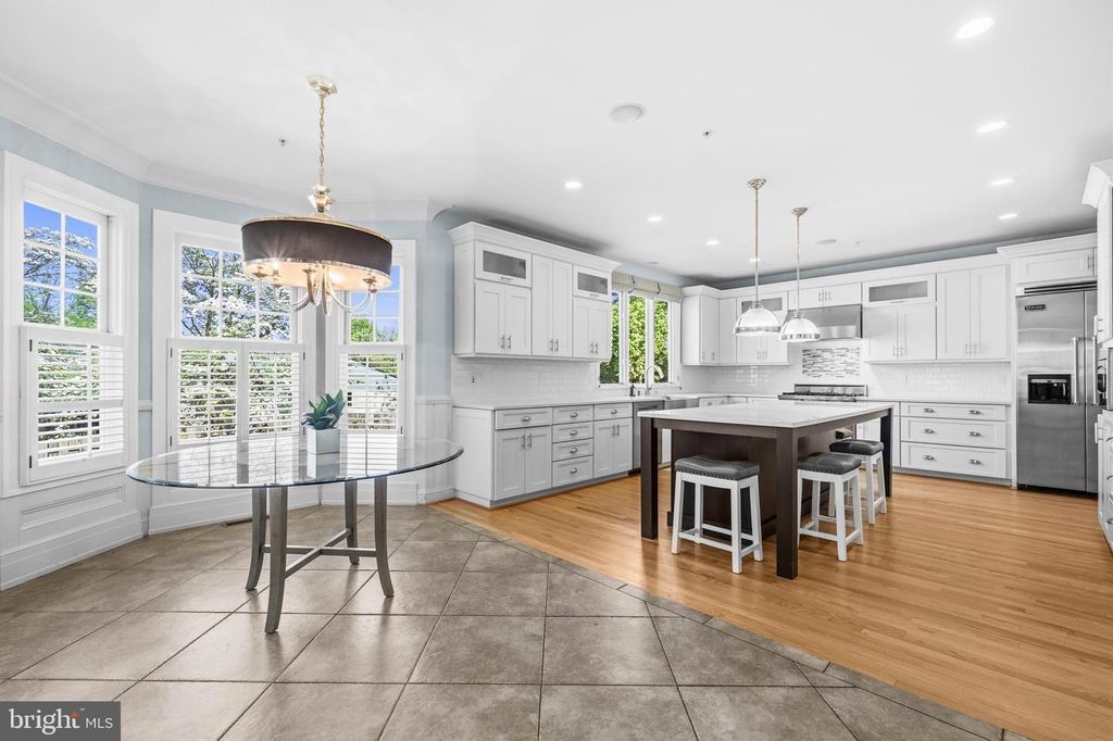 Image 6 of property listing at 9421 HOLLAND AVE, Bethesda, MD 20814