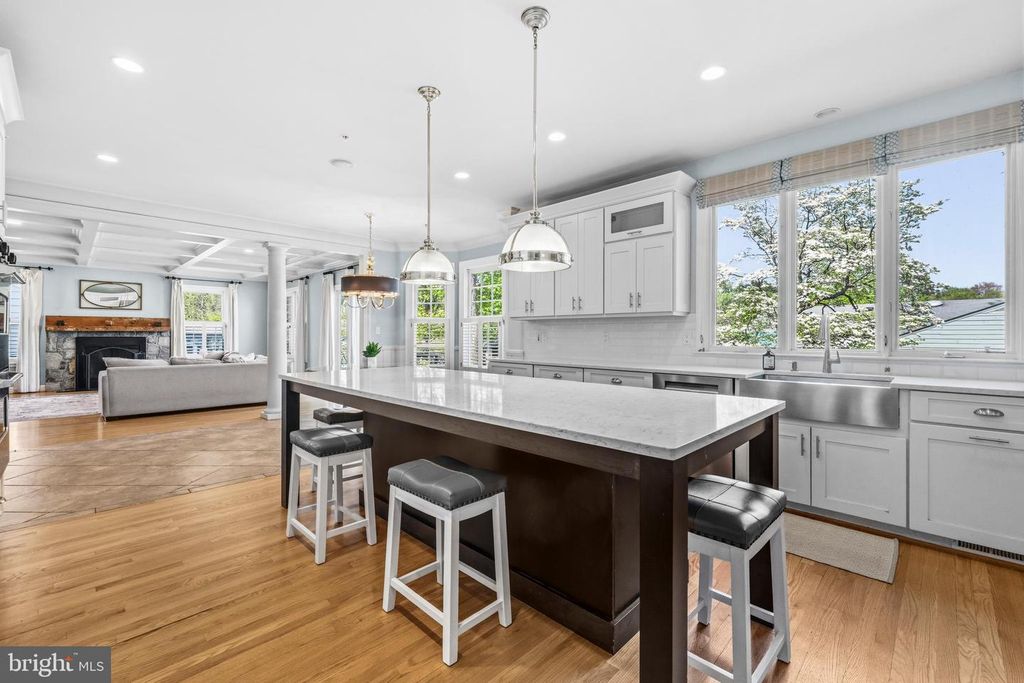 Image 9 of property listing at 9421 HOLLAND AVE, Bethesda, MD 20814