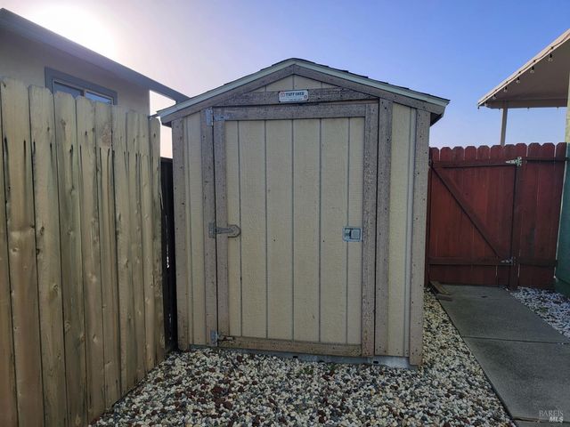 1130 Silk Oak Dr, Suisun City, CA 94585