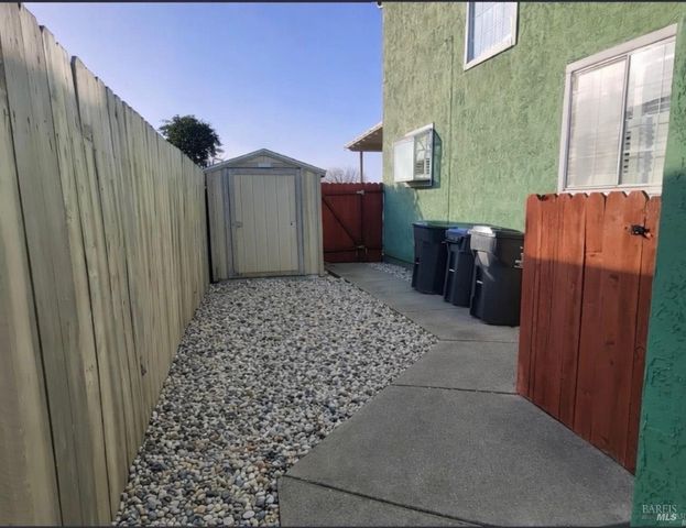 1130 Silk Oak Dr, Suisun City, CA 94585