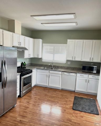 1130 Silk Oak Dr, Suisun City, CA 94585