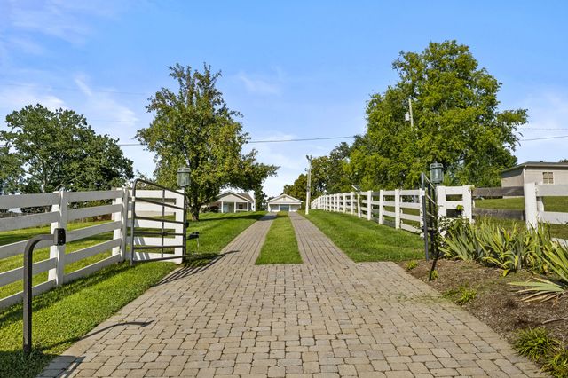 549 Ashley Camp Road, Harrodsburg, KY 40330