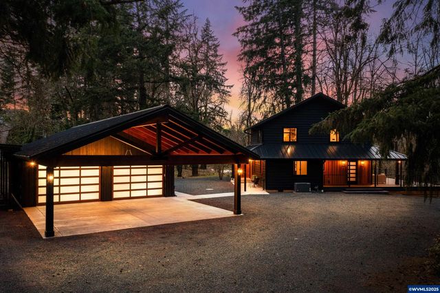 6057 Peaceful Ln, Silverton, OR 97381