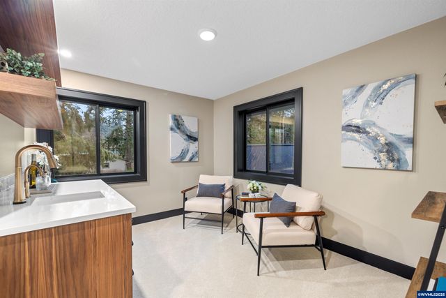 6057 Peaceful Ln, Silverton, OR 97381