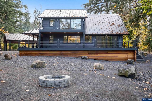 6057 Peaceful Ln, Silverton, OR 97381