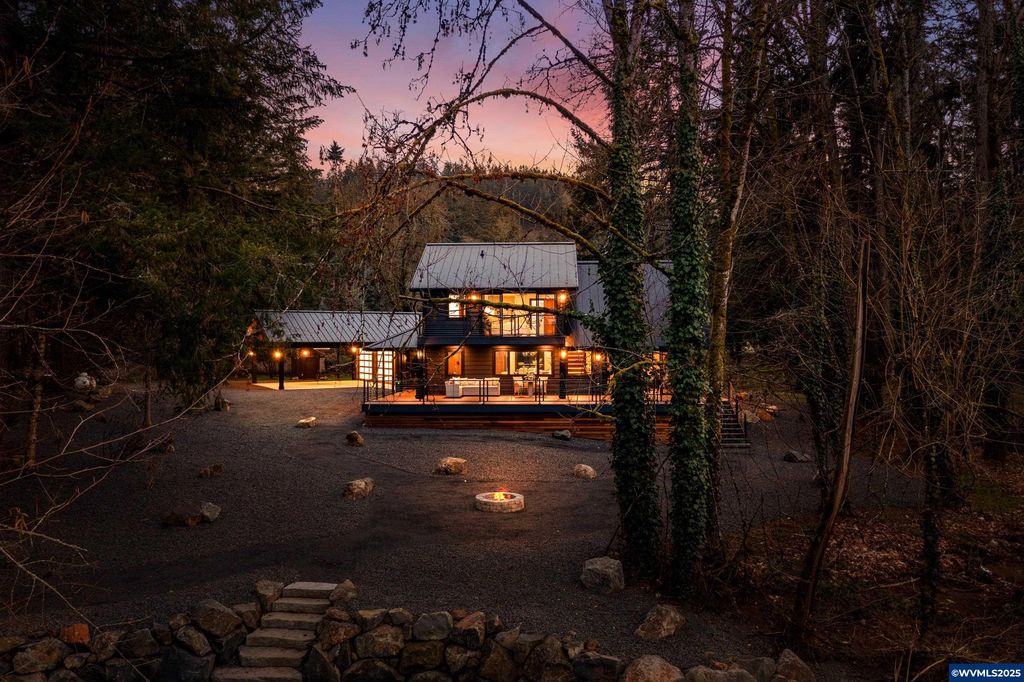 Image 1 of property listing at 6057 Peaceful Ln, Silverton, OR 97381