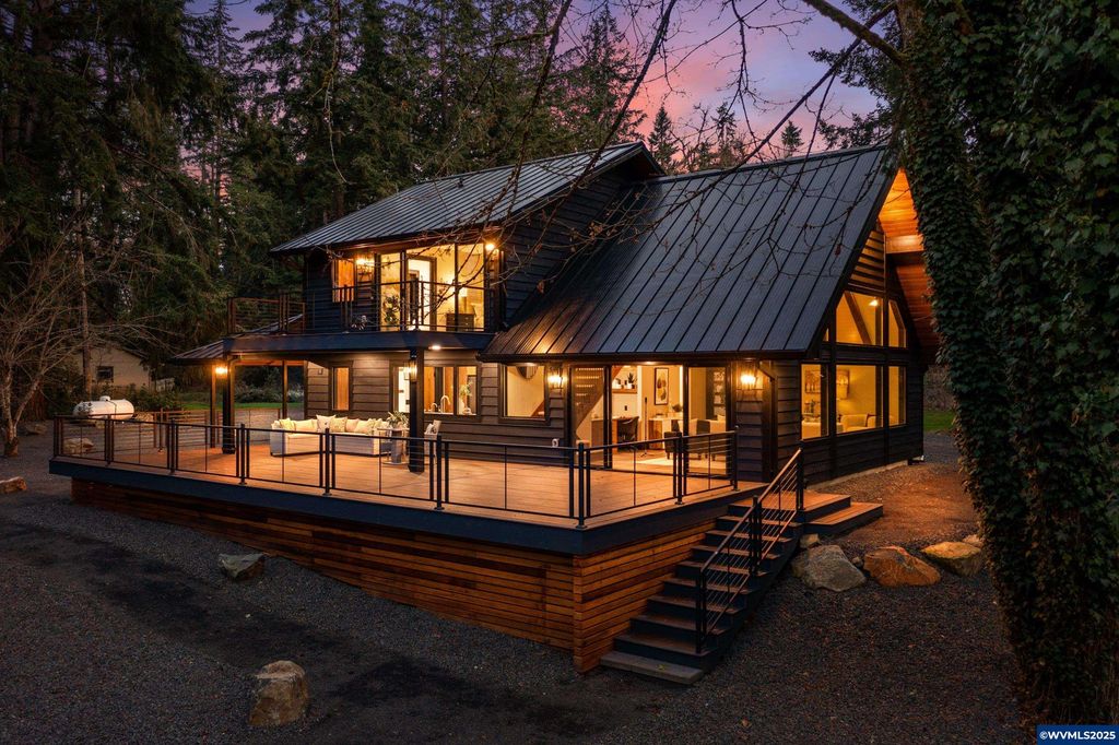 Image 2 of property listing at 6057 Peaceful Ln, Silverton, OR 97381