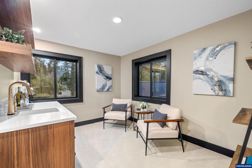 Image 35 of property listing at 6057 Peaceful Ln, Silverton, OR 97381