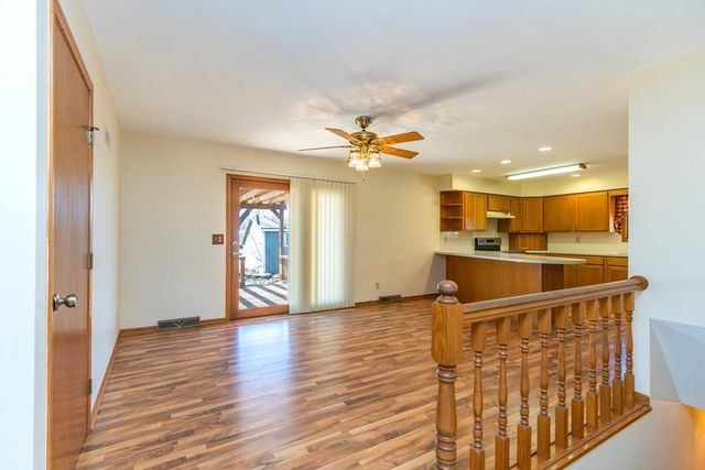 2342 Shalimar Dr, Salina, KS 67401