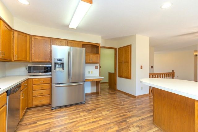 2342 Shalimar Dr, Salina, KS 67401