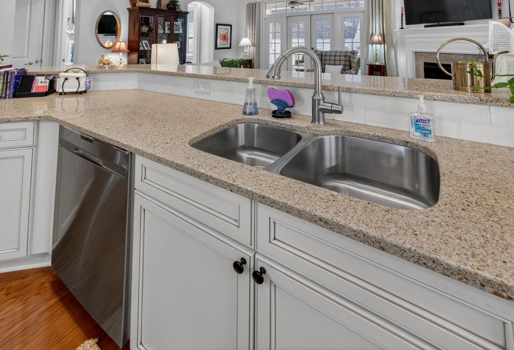 Image 18 of property listing at 142 Donning Drive, Summerville, SC 29483