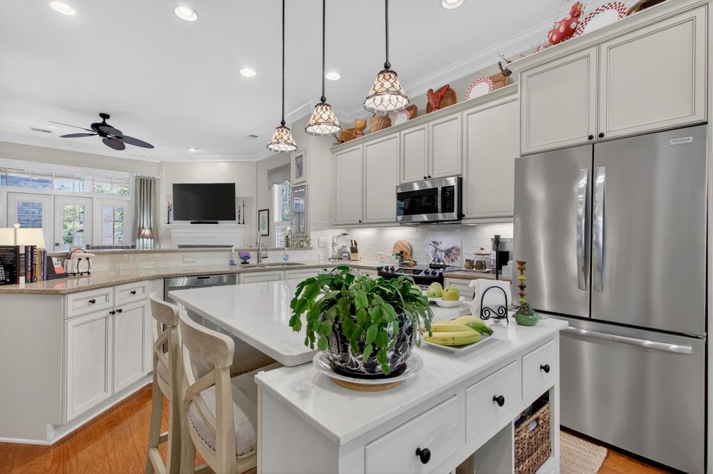 Image 19 of property listing at 142 Donning Drive, Summerville, SC 29483
