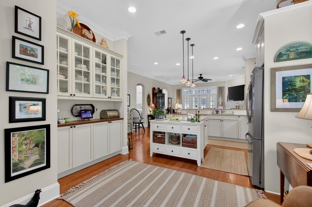 Image 21 of property listing at 142 Donning Drive, Summerville, SC 29483