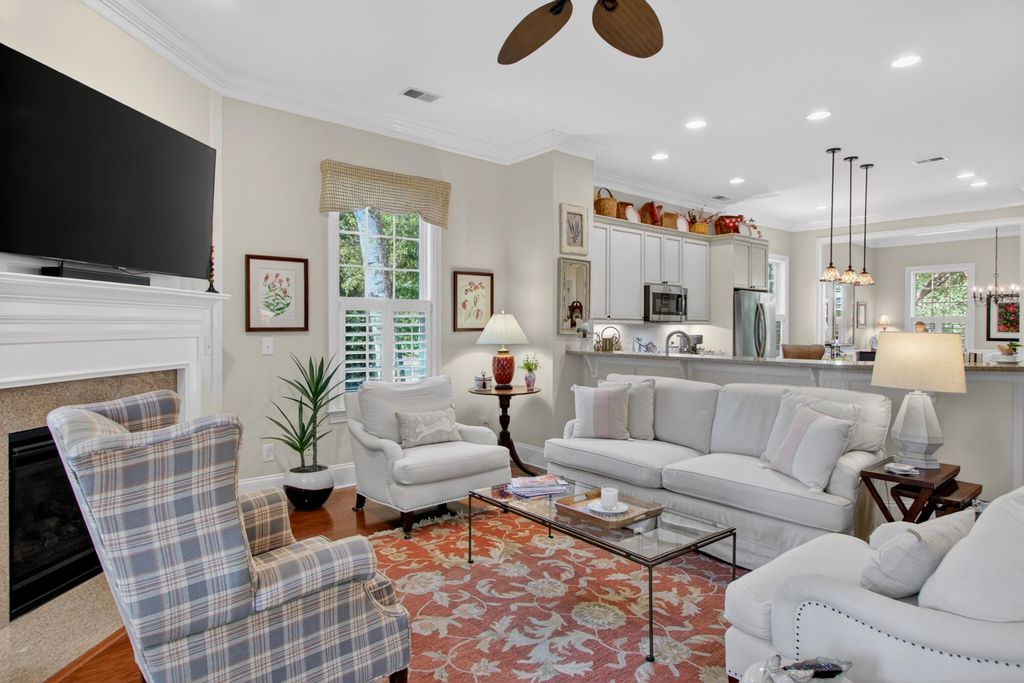 Image 23 of property listing at 142 Donning Drive, Summerville, SC 29483