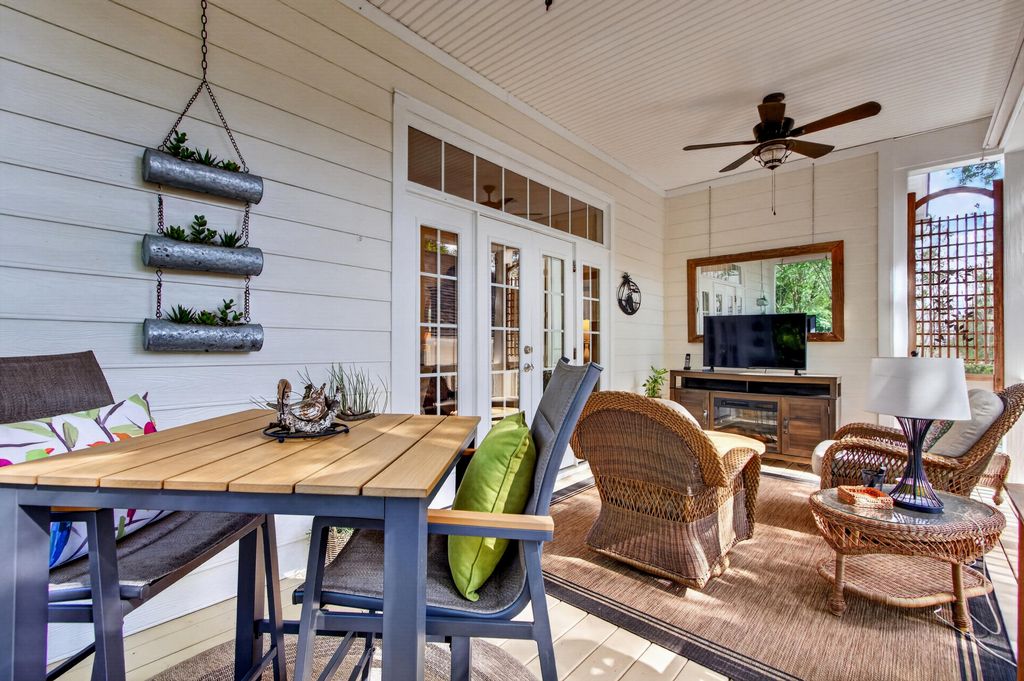 Image 27 of property listing at 142 Donning Drive, Summerville, SC 29483