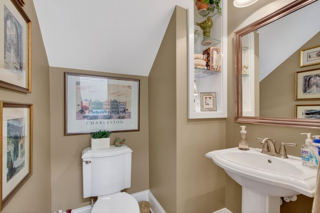 Image 30 of property listing at 142 Donning Drive, Summerville, SC 29483
