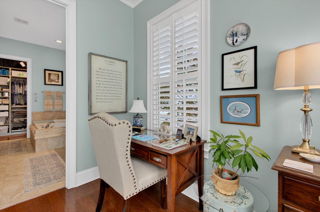 Image 33 of property listing at 142 Donning Drive, Summerville, SC 29483
