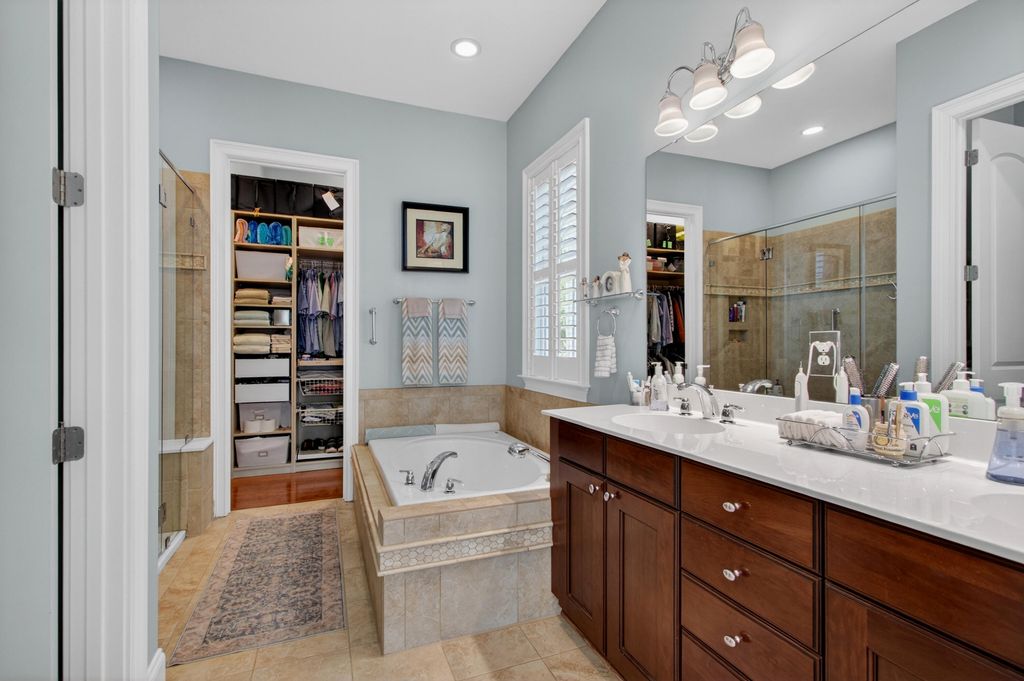 Image 34 of property listing at 142 Donning Drive, Summerville, SC 29483