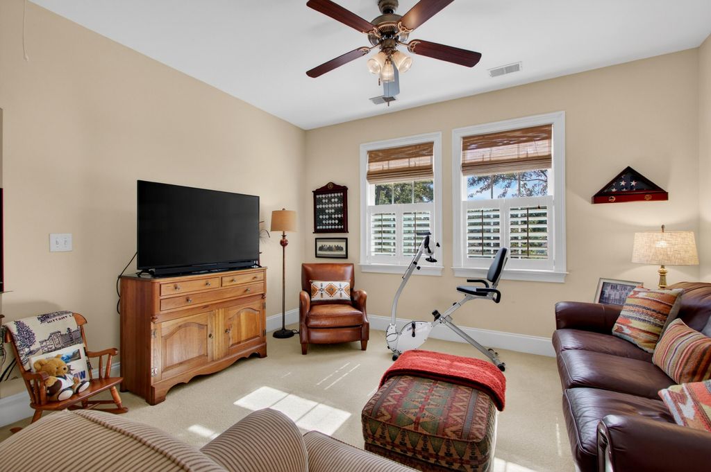Image 41 of property listing at 142 Donning Drive, Summerville, SC 29483