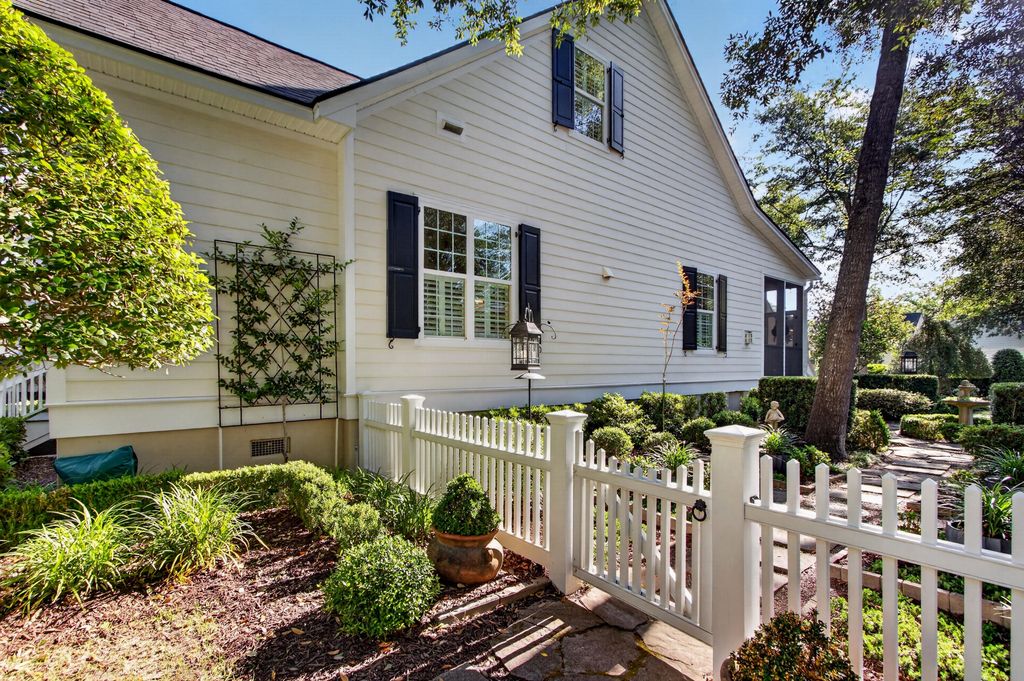 Image 47 of property listing at 142 Donning Drive, Summerville, SC 29483