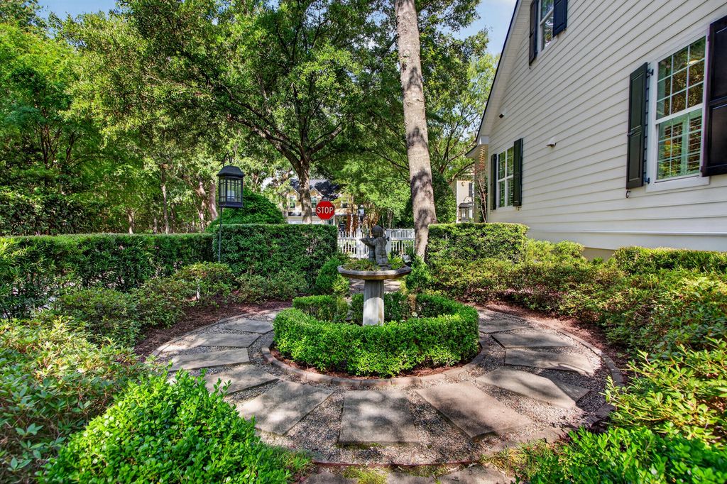 Image 48 of property listing at 142 Donning Drive, Summerville, SC 29483