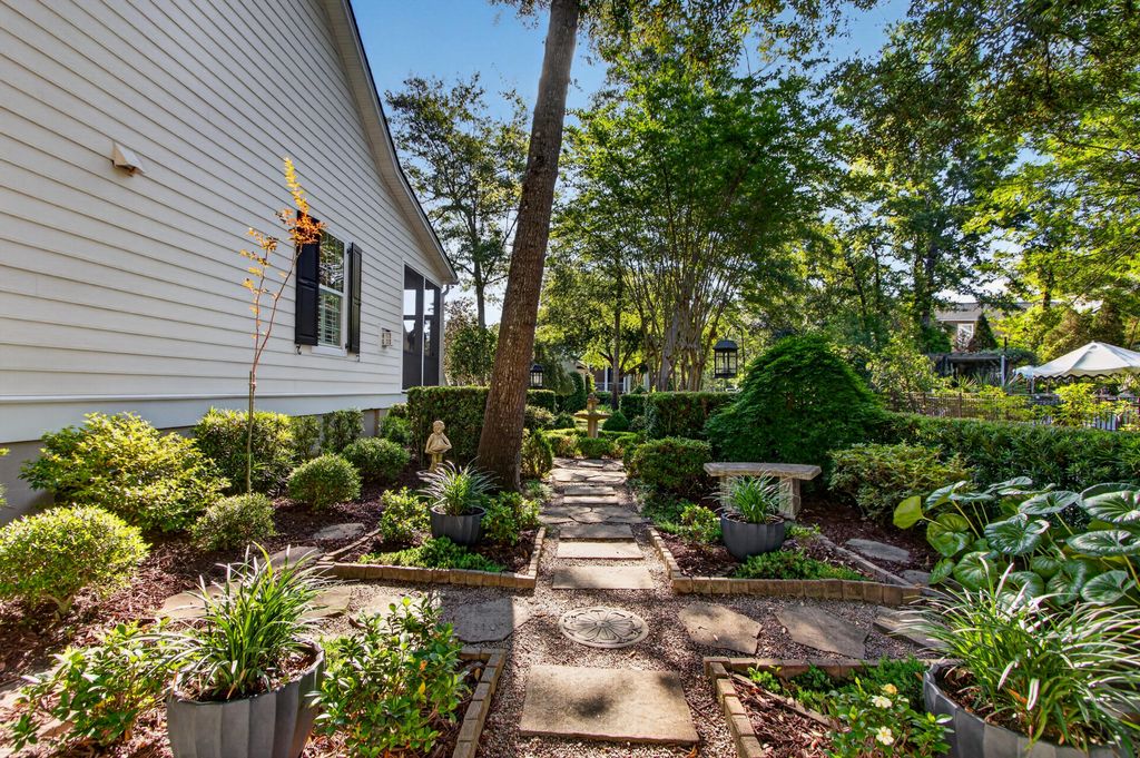 Image 53 of property listing at 142 Donning Drive, Summerville, SC 29483