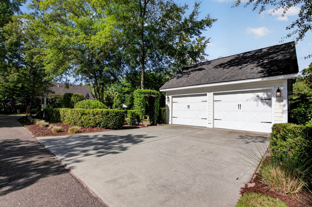 Image 55 of property listing at 142 Donning Drive, Summerville, SC 29483