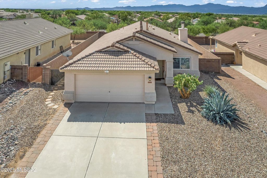 5551 W Cochie Springs Street, Marana, AZ 85658