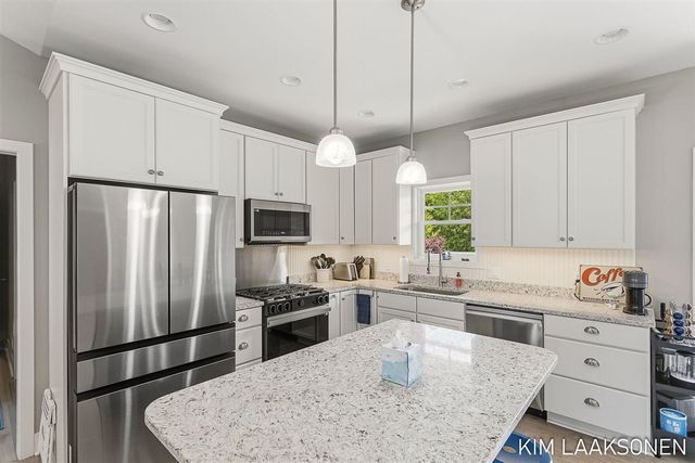 349 Parkside Lane, Douglas, MI 49406
