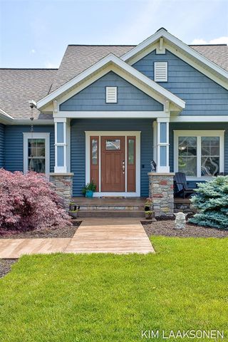 349 Parkside Lane, Douglas, MI 49406