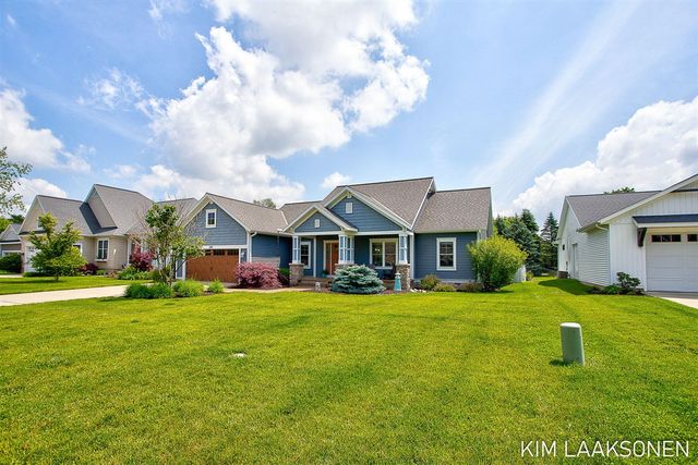 349 Parkside Lane, Douglas, MI 49406