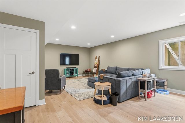 349 Parkside Lane, Douglas, MI 49406