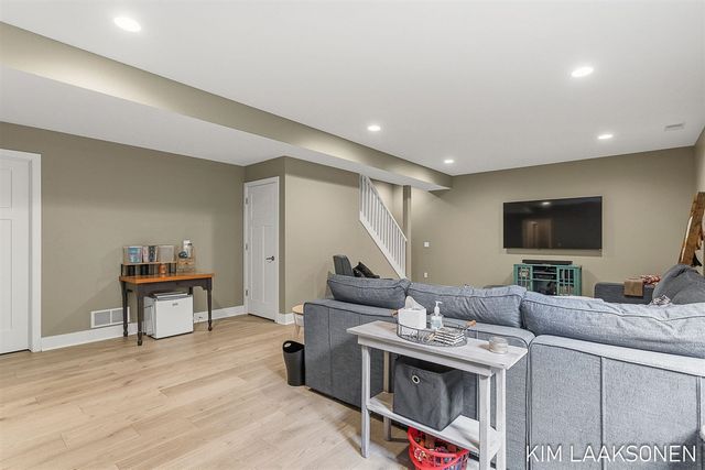 349 Parkside Lane, Douglas, MI 49406