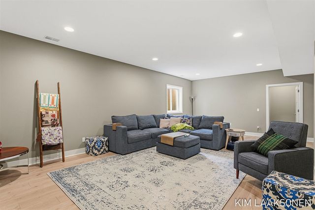349 Parkside Lane, Douglas, MI 49406
