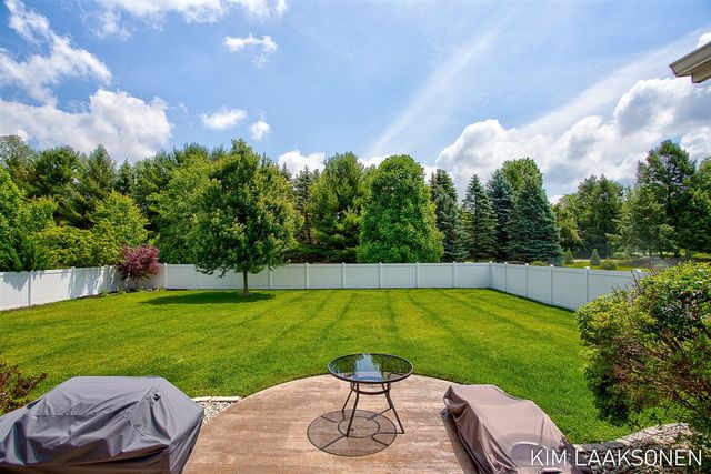 349 Parkside Lane, Douglas, MI 49406
