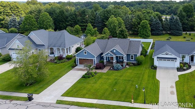 349 Parkside Lane, Douglas, MI 49406