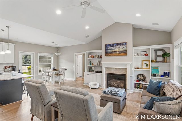 349 Parkside Lane, Douglas, MI 49406