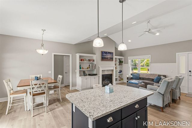 349 Parkside Lane, Douglas, MI 49406