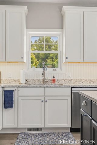 349 Parkside Lane, Douglas, MI 49406