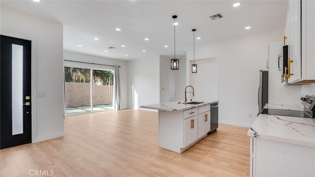 1822 Pomona, Costa Mesa, CA 92627