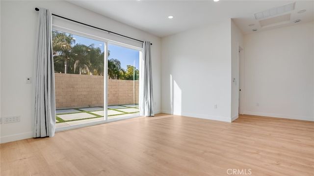 1822 Pomona, Costa Mesa, CA 92627