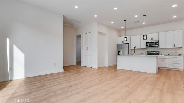 1822 Pomona, Costa Mesa, CA 92627