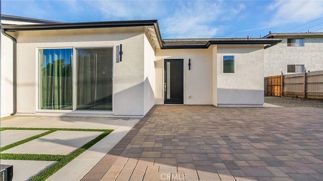 1822 Pomona, Costa Mesa, CA 92627