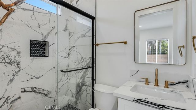 1822 Pomona, Costa Mesa, CA 92627