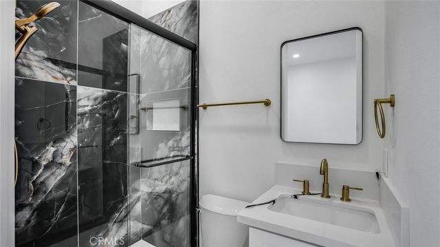 1822 Pomona, Costa Mesa, CA 92627