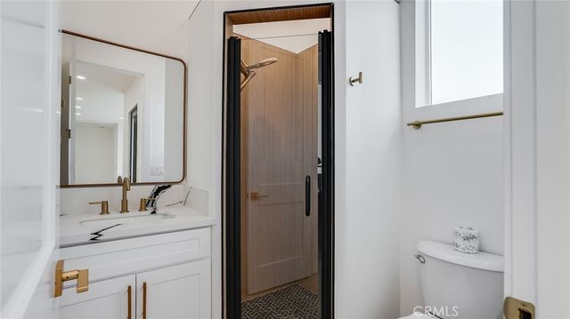 1822 Pomona, Costa Mesa, CA 92627