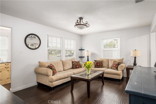 1822 Pomona, Costa Mesa, CA 92627