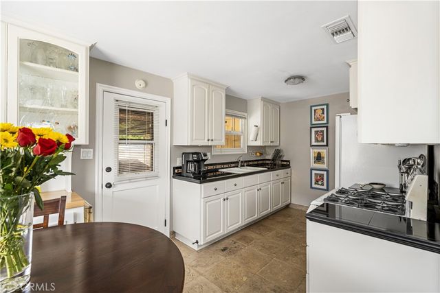 1822 Pomona, Costa Mesa, CA 92627