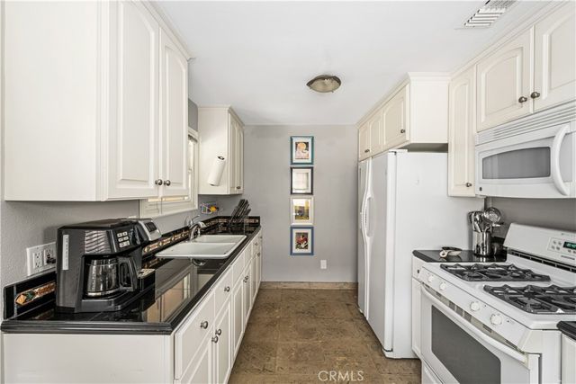 1822 Pomona, Costa Mesa, CA 92627