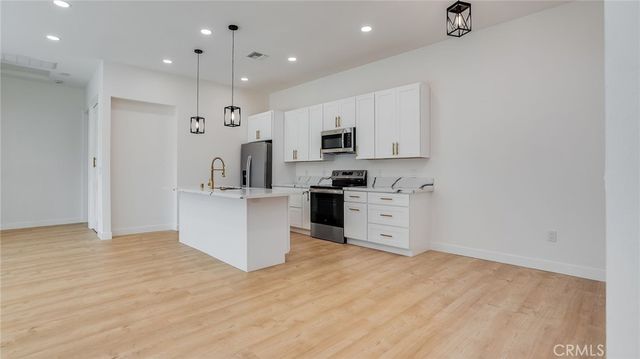 1822 Pomona, Costa Mesa, CA 92627